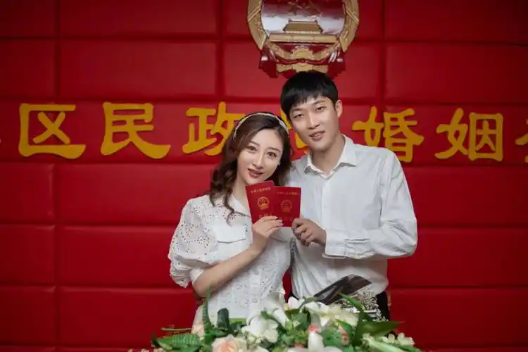 英雄视觉婚礼影像 ##英雄视觉影像斯人若虹遇上方知有婚礼跟拍|洛阳