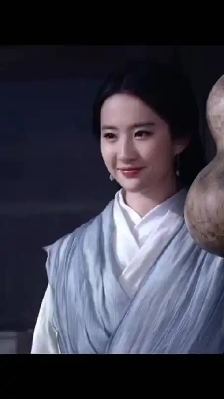 上热门 刘亦菲 古装造型 一起追剧 素素并不素,惊艳的侧颜