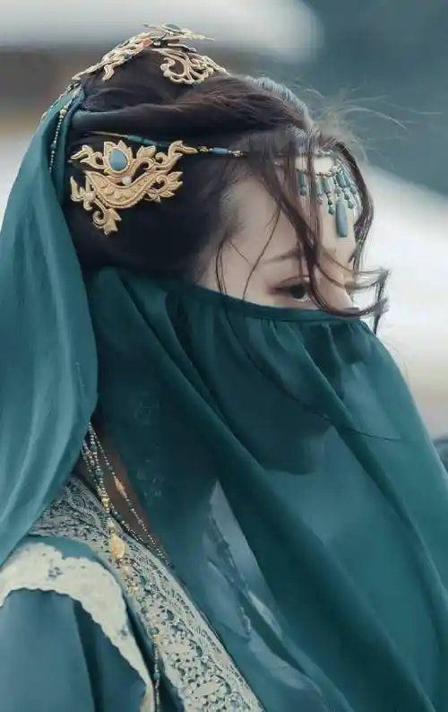 图片来源:微博《蓝色面纱》美女5古装剧盘点:刘诗诗《风中奇缘》