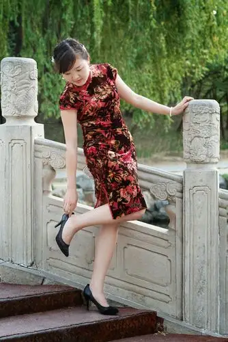 雅韵旗袍,风情摇曳