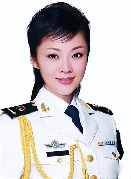 内地民族唱法女歌手陈笠笠(原名陈莉莉),现年43岁,1981年生于湖南长沙