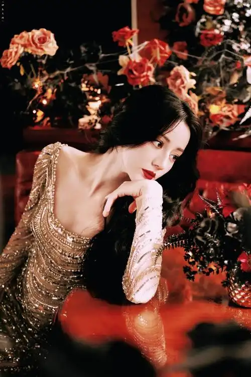 热烈玫瑰 鎏金摇曳9578好美好贵#迪丽热巴鎏金长裙梦回乔晶晶