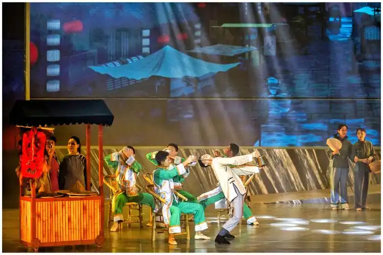 大型舞台情景剧《海棠花开》首演之剧照