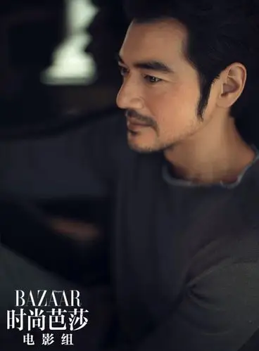 金城武登《时尚芭莎》杂志封面 尽显极致绅士魅力