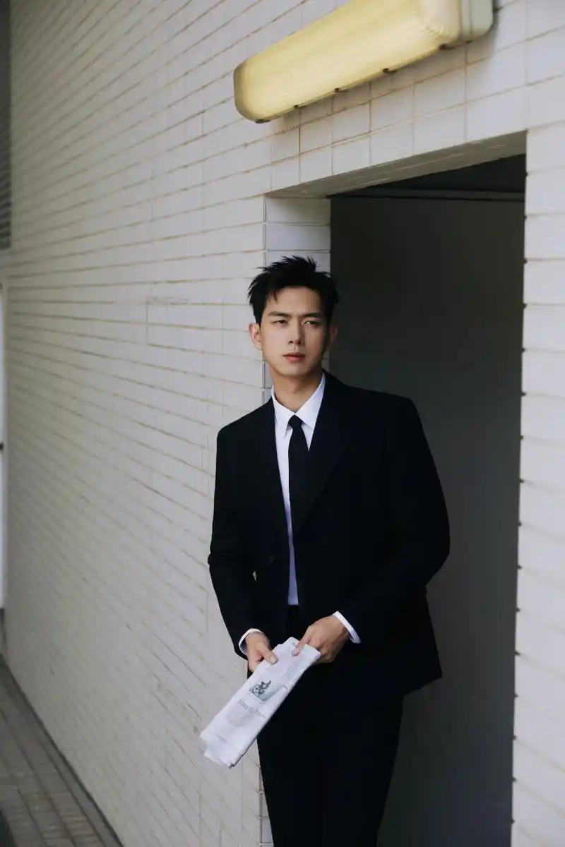 李现西装写真