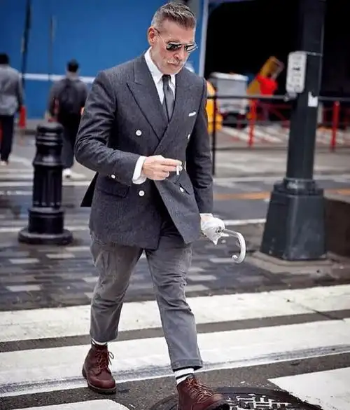 如何利用靴子打造型男气质?