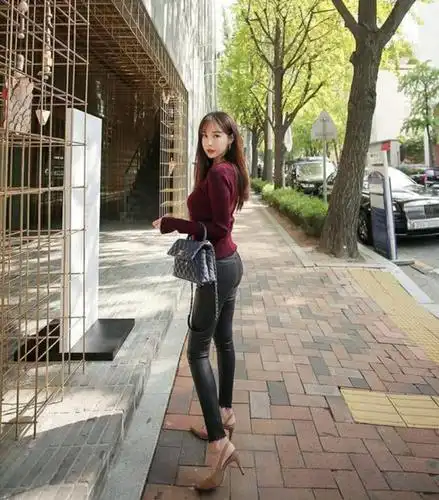 韩国嫩模金惠美:爱情没有规则,也不应该有条件!