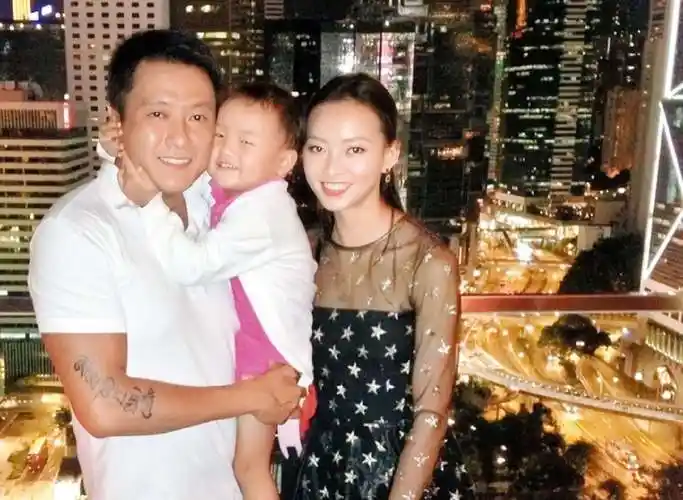 香港知名男星魏骏杰投资百万餐厅倒闭,身材胖成球变油腻_张利华_亏损