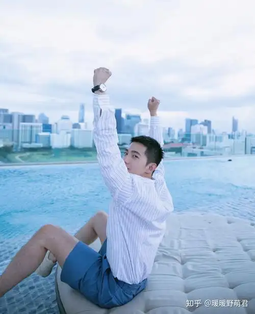 有没有杨洋穿短裤的照片啊哈哈哈哈哈哈