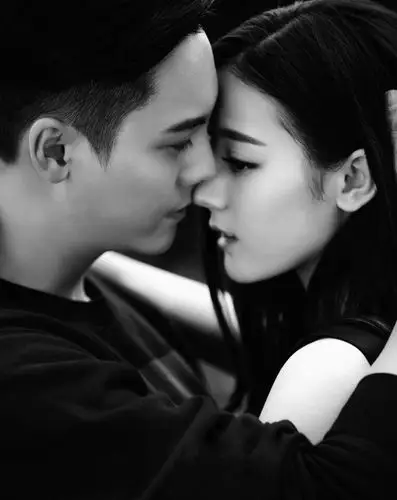 陈伟霆迪丽热巴《时尚芭莎》(无水印),欢迎加入百度霆迪吧!