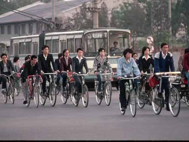 一组历史老照片,展示90年代中国人精神风貌,有你们的回忆吗?