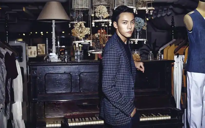 帅哥陈伟霆明星壁纸