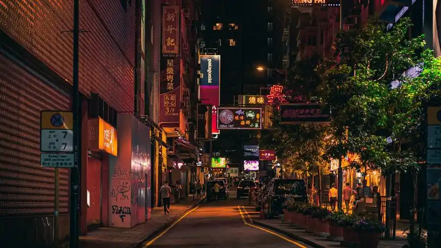 夜色下的香港街道图片-建筑壁纸-高清建筑图片-娟娟壁纸
