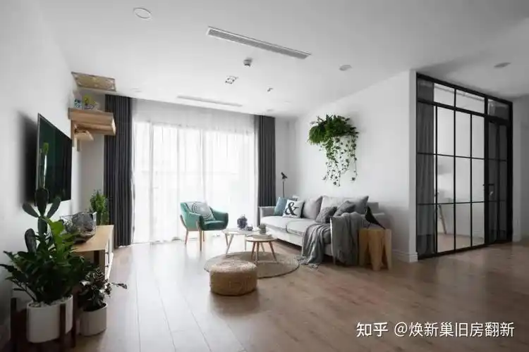 这是普通家庭的真实写照3室2厅家里塞满物品温馨但不凌乱