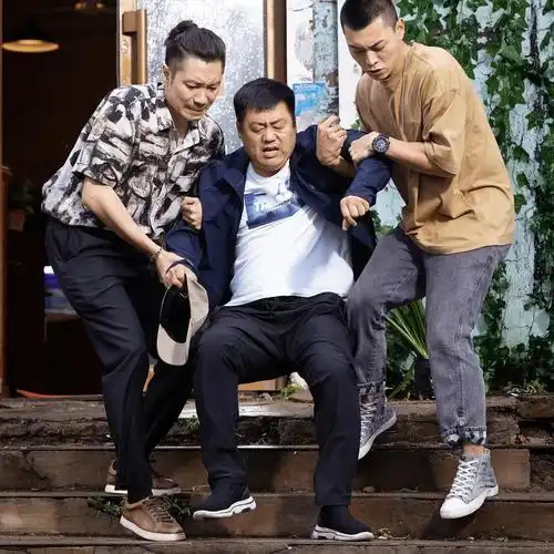 相信东北人的搞笑能力!喜剧电影《东北告别天团》让人又哭又笑