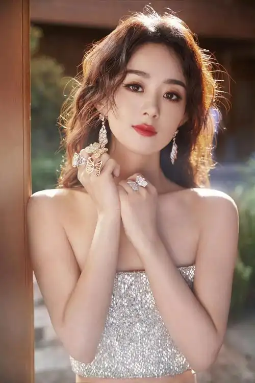 赵丽颖最新活动照, ashi 2023 秋冬高定,高级感满满__财经头条