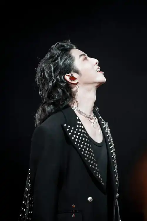 华晨宇我们终于要一起看日出了##2024华晨宇火星演唱会