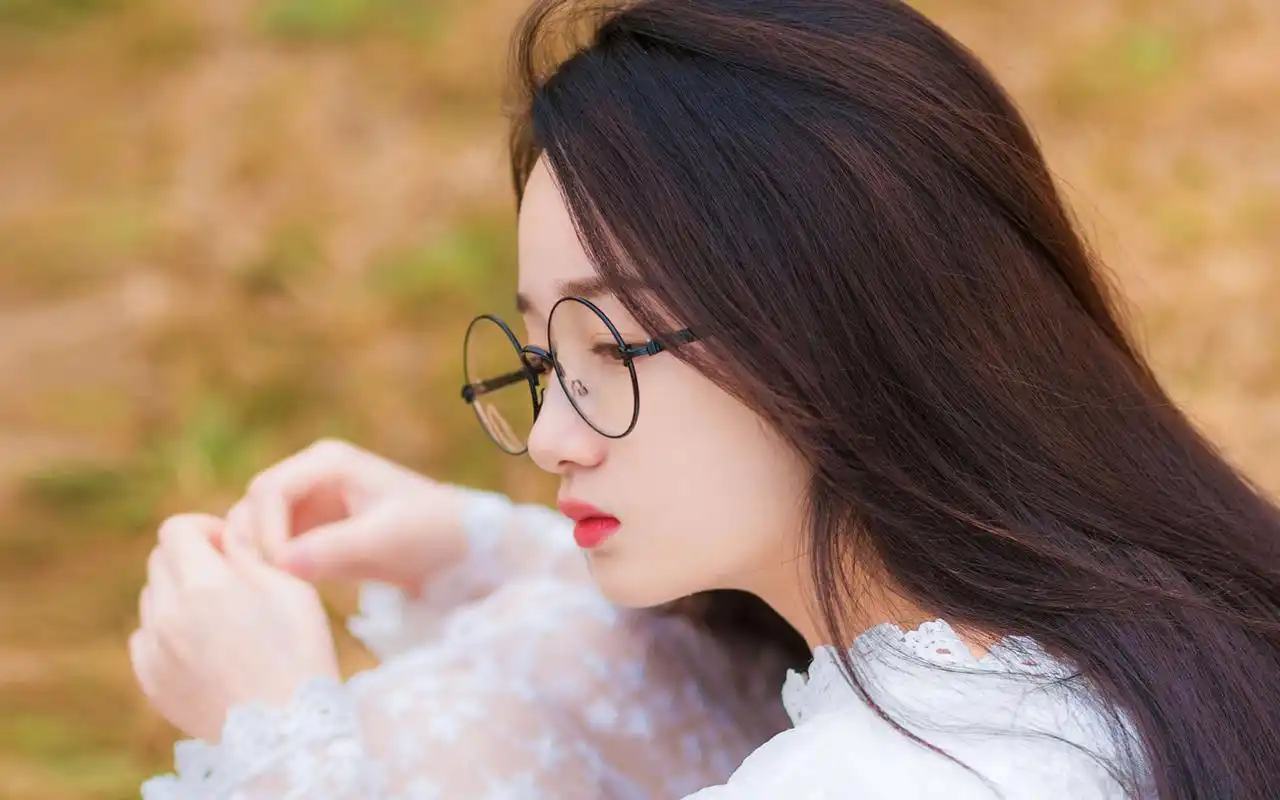 清新治愈系文艺美女高清写真壁纸