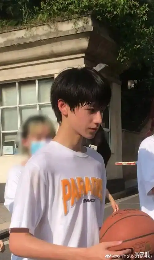 tf家族三代top唯一门面朱志鑫