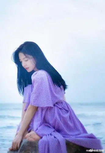 章若楠生日穿紫裙甜美似公主,她不愧是氧气女神,更是励志女神