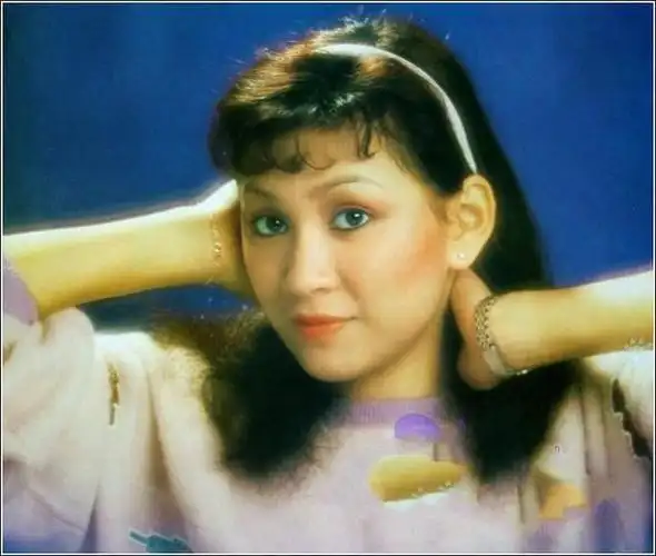 她也曾认为自己找到自己的幸福,并且为李万祺生下了两个可爱的孩儿.