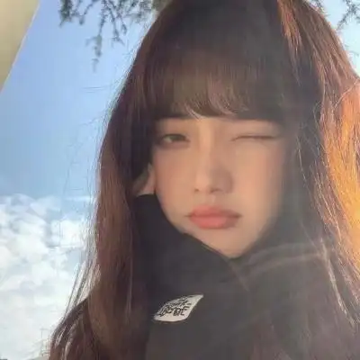 2021年女生侧脸高冷头像