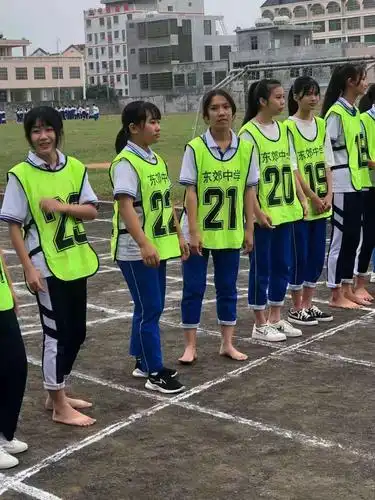 "—记东郊中学2020年秋季校运动会--九(5)班运动风采