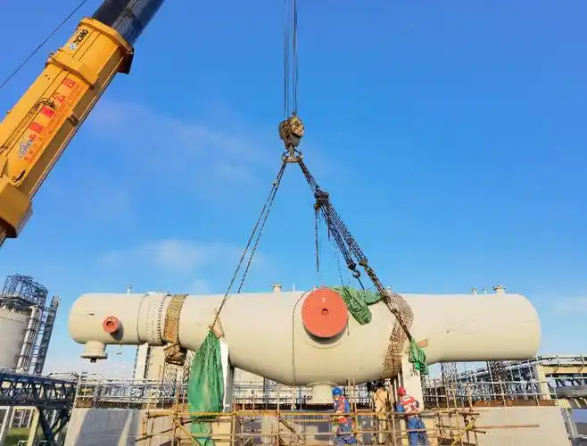 新进展→升级管理,顺利完成冷能发电装置ifv设备吊装