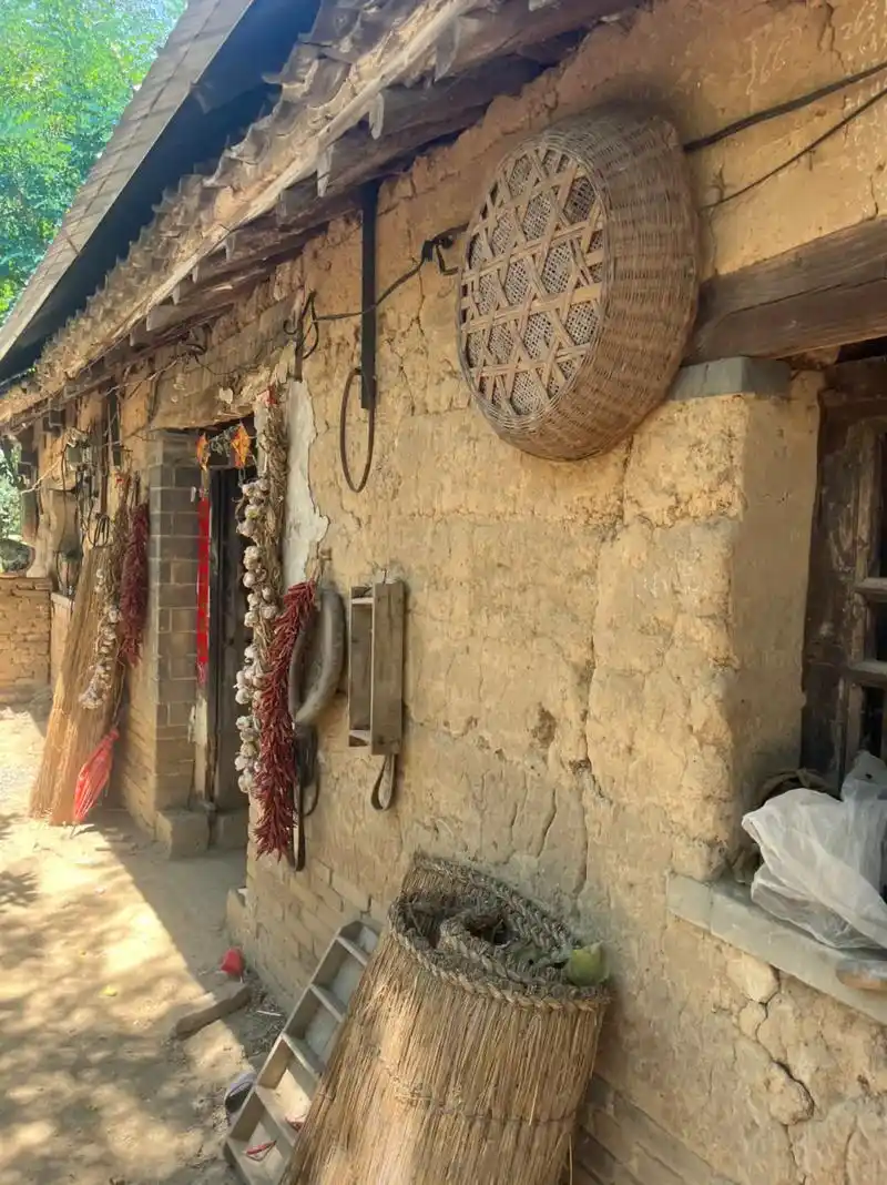 抖音图文来了 70年代老房子保留下来,满满的回忆#怀旧 # - 抖音