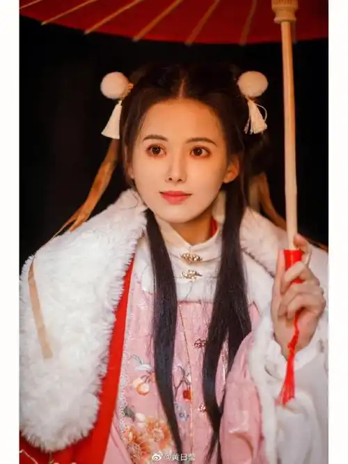 对甜妹永远都没有抵抗力,妹妹加油,看好你哦@黄日莹#美女  #古装