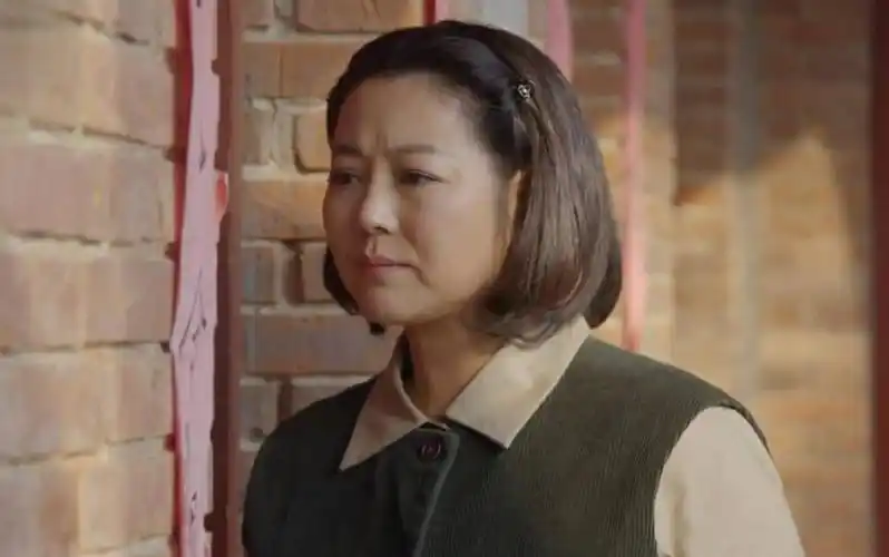 王茜华《黄大妮》热播 曾给巩利跑龙套