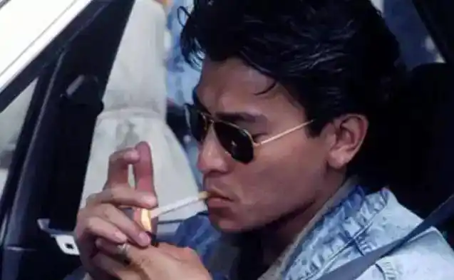 最嚣张的5个点烟动作,李连杰难度最大,周润发的动作