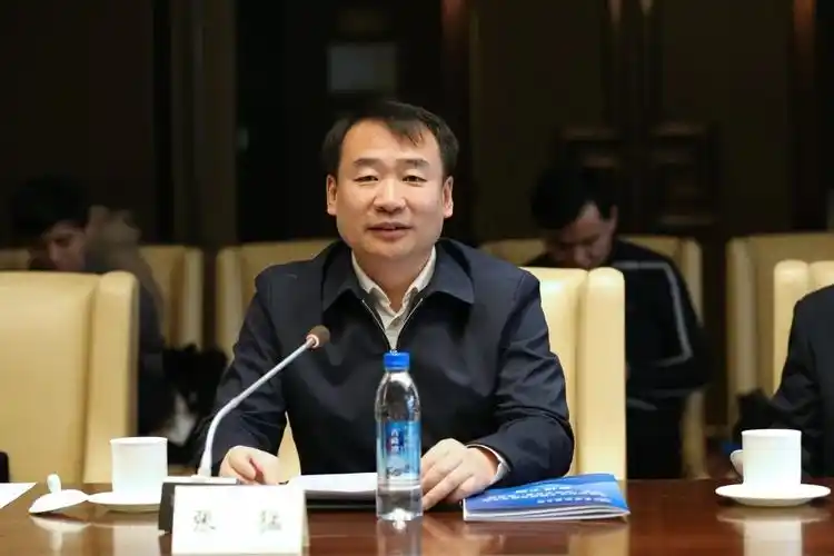 张猛处长讲话张猛代表北京市委统战部对知联会的成立表示祝贺,对学校