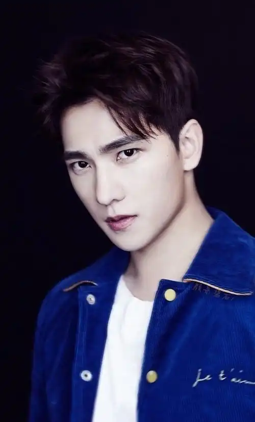 1791    你的帅气与优秀,令世人为之倾倒.    @杨洋