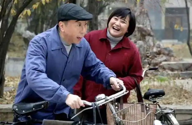 于贾玲而言,她就是想通过自己的方式,把曾经答应妈妈的事情兑现.