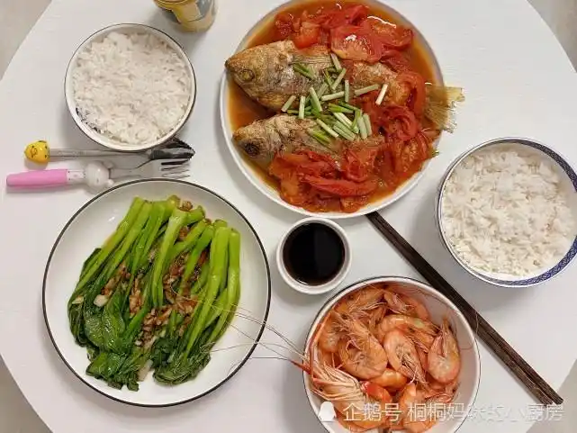 母女两人的日常晚餐,吃得好吃得饱还能瘦身,邻居:全家都是瘦子