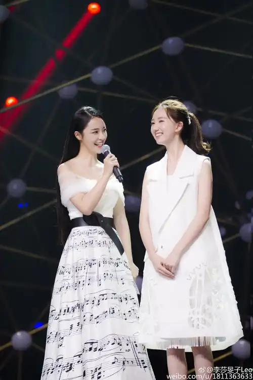 写给2016#超级女声#20强我想对你们说:此刻起,也许你们会渐渐明白镁光