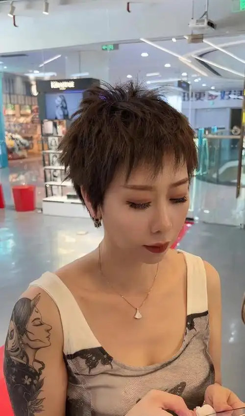 锯齿刘海,挂耳短发,锁骨发,温柔长卷发|发型|碎发|脸型_网易订阅