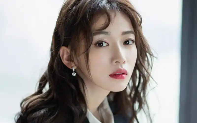 女明星吴谨言图片-美女壁纸-高清美女图片-第3图-娟娟壁纸