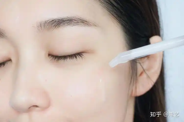 擦脸总像糊墙为什么我的护肤品总是不吸收