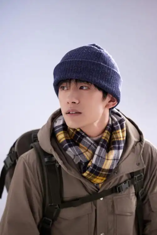 易烊千玺壁纸高清无水印~ - 知乎