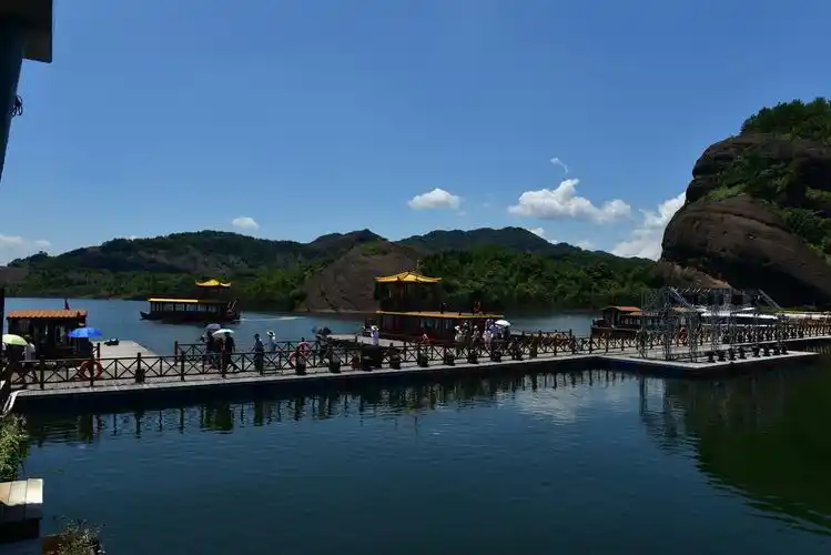 美丽的弋阳龟峰