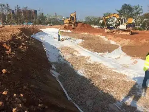 场景一:雨水花园堆坡塑形结构施工场景二:土壤改良场景三:结构施工