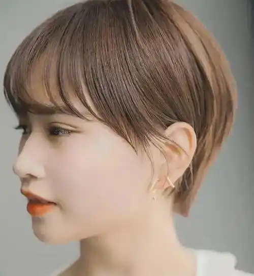 超短发你敢挑战一下吗? 搭配眉上短刘海,又美又a_发型_造型_头发