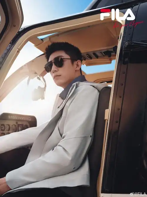 fila时尚运动代言人黄景瑜##fila精致商务