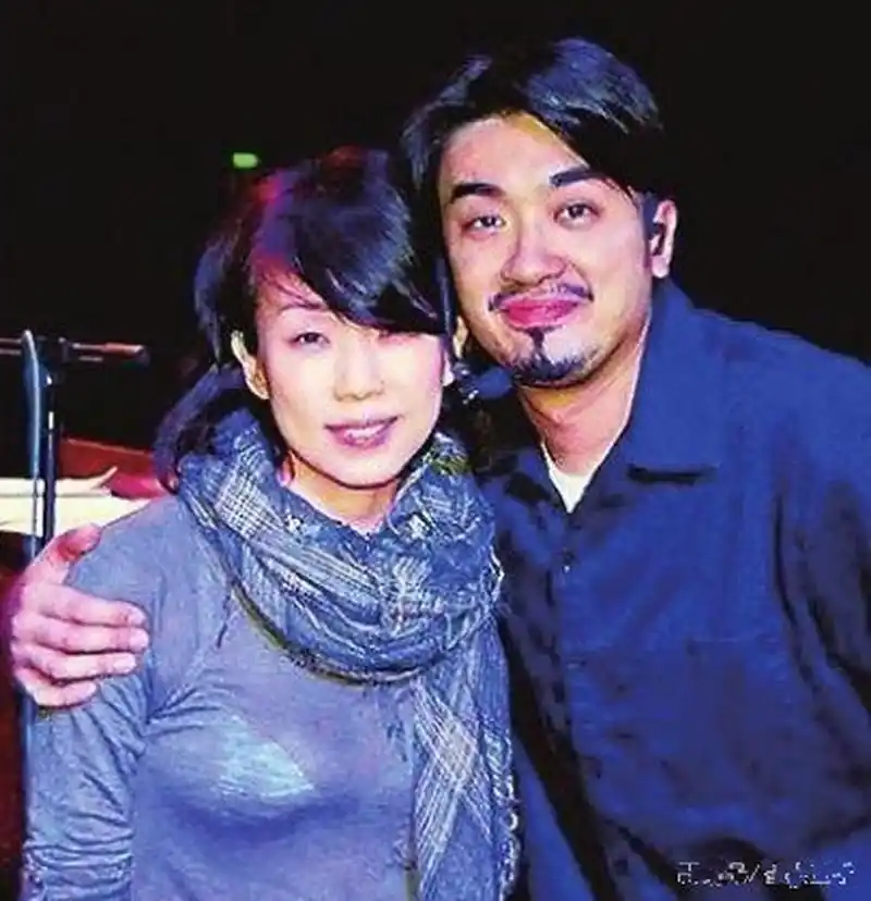 53岁林忆莲与小11岁男友恭硕良的恋情,曾经不被人看好,因为两人年龄