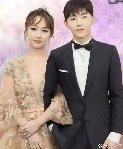 杨紫张艺兴恋情传言再起,穿情侣睡衣同框十分惹眼,早前已有回应