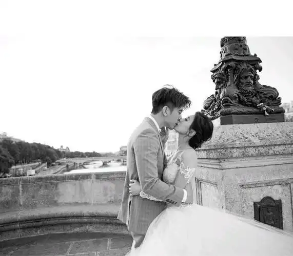 贾静雯晒更多婚纱照,发长文表白修杰楷:做彼此的太阳月亮和星星