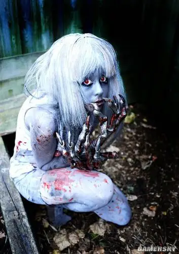 生存之旅逼真女巫cos赏无限恐怖吓爆人