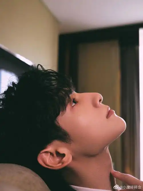 罗云熙窗边大片##罗云熙的侧颜